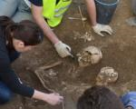 Achados arqueológicos em cemitério medieval de Arruda dos Vinhos