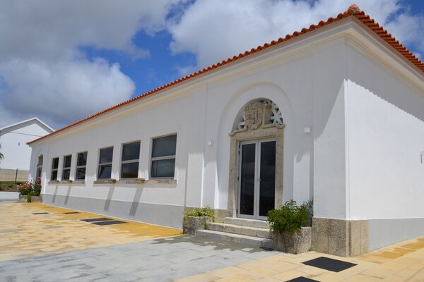 centro_escolar_s_tiago_velhos_exterior_2